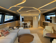 Ferretti 881