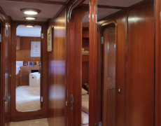 Benetti 90