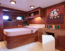 Benetti 90
