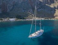 Benetti 90