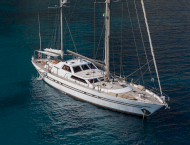 Benetti 90